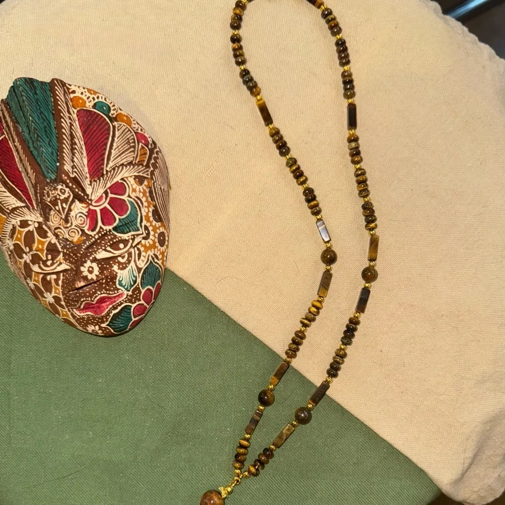 Tigereye and gold necklace - Picture 2 of 5